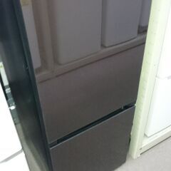（ガラストップ）ハイセンス　2ドア冷蔵庫１５４L　２０１８年製　...