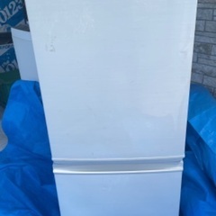 2017年製　冷凍冷蔵庫　シャープ　137ℓ