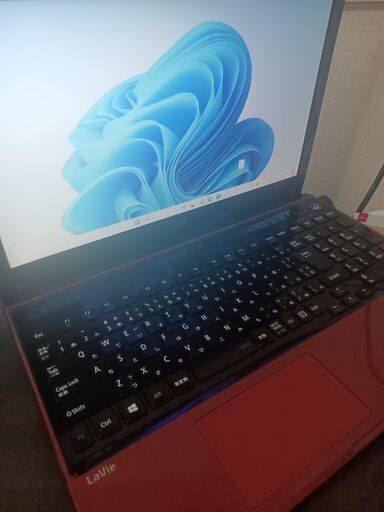 NEC赤　高性能Core i7搭載 高速SSDメモリ大容量8G　テンキー　大画面15.6インチ　 　カメラ内蔵　HDMI出力　USB3.0 Wifi対応