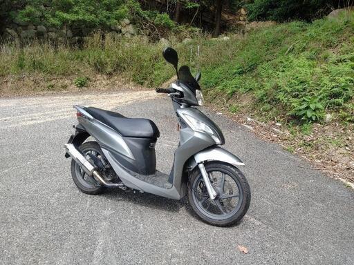 広島発！ホンダ　DIO110 低走行！2700km ！\nモリワキフルエキマフラー付き！\n社外スクリーン付き！\n自賠責保険二年付き！\n乗って帰れます！