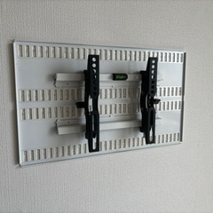 【インテリア】テレビ壁掛け金具と配線モール