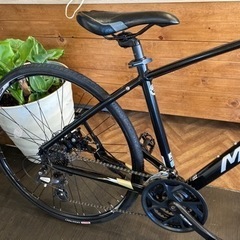 【MERIDA CROSSWAY200前後タイヤ新品！】ディスクブレーキ　アルミフレーム　3×8速　700×28cクロスバイク　ブラック