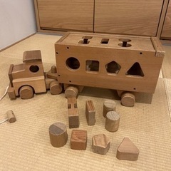 木製のおもちゃ 