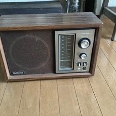 レトロ昭和のラジオです。ジャンク品