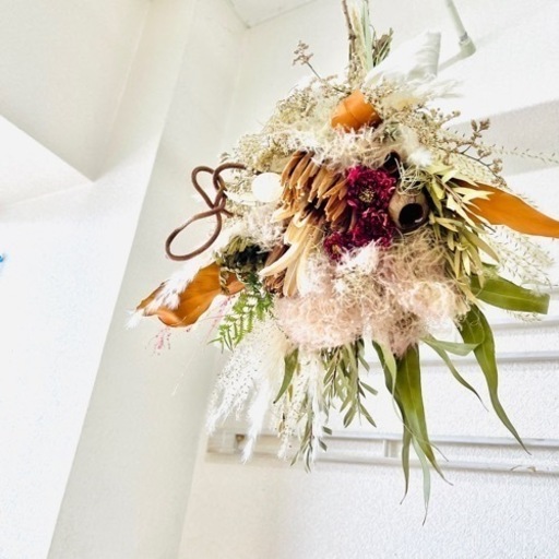 母の日まで価格 上向き、下向き、吊り下げ、フライブルクスワッグ ブーケ