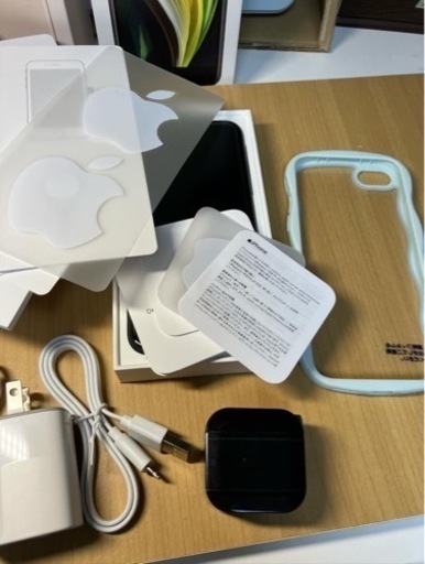 Apple iPhone SE2 本体 8台 iPhone SE (第2世代)｜価格比較・最新情報 - 価格.com