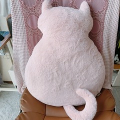 【値下げ】猫型(ねこ型)ふわふわクッション ピンク
