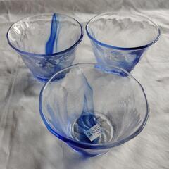 夏向きガラス食器未使用品、３つまとめて。
