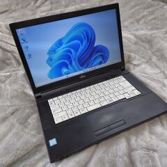 ノートPC　Lifebook A748/TX　Core i3-8...
