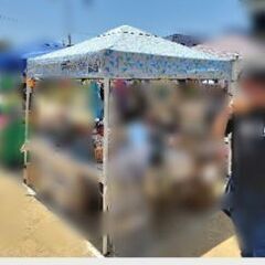 【数回のみ使用の美品☆お洒落な柄】タープテント　２m×２m　注水ウェイト４つ、サイドシート付き　