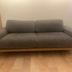 グレーソファ美品seiveのbulge  