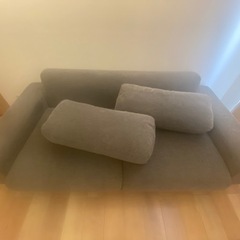 グレーソファ美品seiveのbulge  