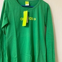 未使用タグ付きadidas長袖Tシャツ緑Mレディース
