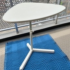 IKEA　イケア テーブル SVARTASEN 白