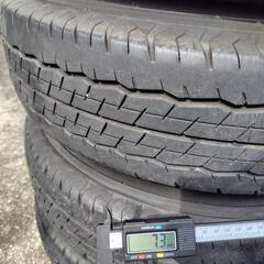 ハイエース　純正タイヤ ほぼ新品！ハイエース純正タイヤ＆ホイール