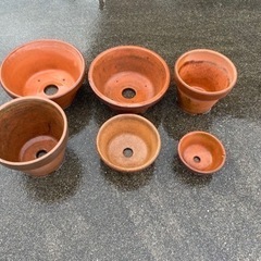 植木鉢6個 中古品　無料で差し上げます。