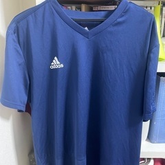 【取引中】アディダス　トレーニングシャツ 
