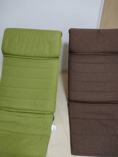 座椅子２つセットです。