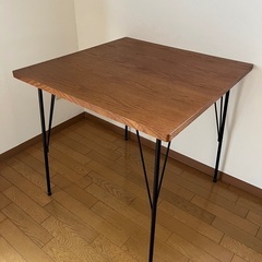 【ネット決済】木製アンティーク調テーブル