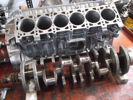 Mベンツ129SL-119シリーズ各種リビルトんエンジン制作販売 歪む