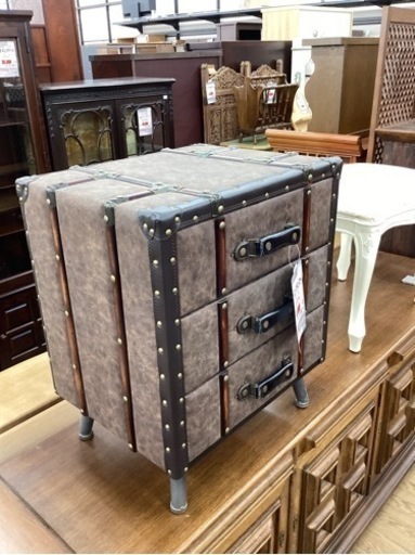 KE-34【新入荷　リサイクル品】トランクチェスト　アンティークスタイル