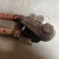 寸切りボルトカッター