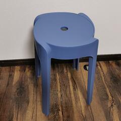 ブルー　椅子