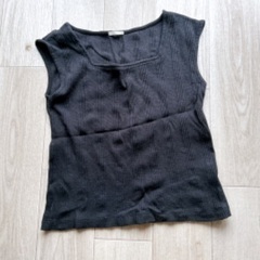 【GU】黒ディティールTシャツMサイズ