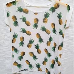 新品同様 シャツ Tシャツ パイナップル パイナップル柄 やや薄いです