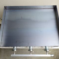 新品未使用品　鉄板焼き　６ミリ鉄板　お好み焼きそば　学園文化祭り　３辺フチ付　便利な持ち手付き　グリラー　キャンプ　ＢＢＱ　新品　プロパンガスグリドル　鉄板焼き機器　屋台　店舗　祭り　幅60