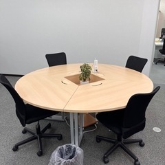 お洒落な丸型会議テーブルと椅子4客セット家具 オフィス用家具 机