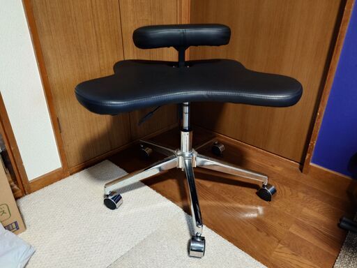 座り方自在「ゲーミングあぐらチェア」