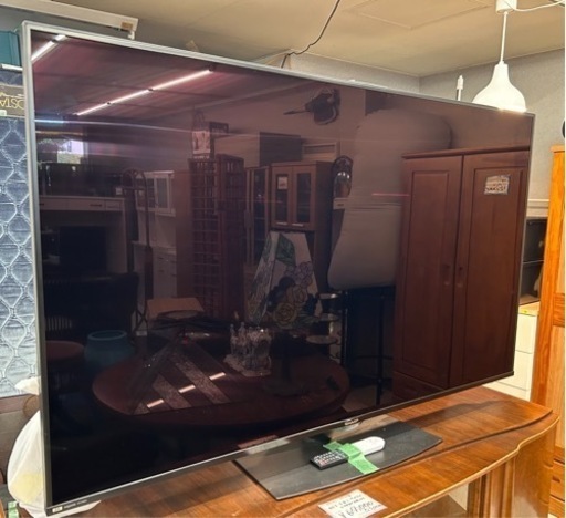 SHARP  70型 8K