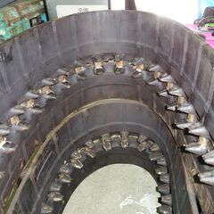 223　東日興産 コンバイン ゴムクローラー GM330X84X32 2本1セット