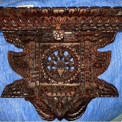 アンティークネパール手彫りの 木製窓