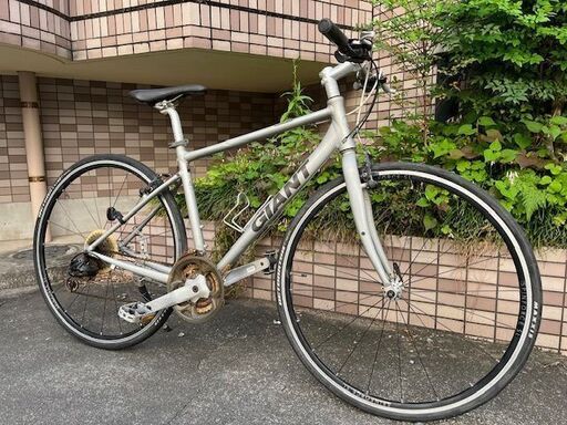 【メンテナンス済み】ジャイアント　GIANT ESCAPE AIR　シルバー 3×8