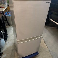 SHARP冷蔵庫2020年製137L
