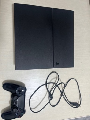 PS4 本体\n