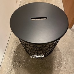 IKEAリビングテーブル　KVISTBRO
