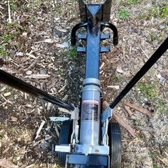 薪割り機(12tパワフル手動式油圧薪割り機)