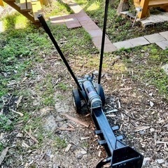 薪割り機(12tパワフル手動式油圧薪割り機)