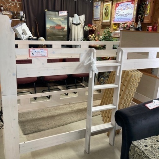 【セール開催中】赤嶺家具USED2段ベッドフレンチ　コンセント・ライトあり