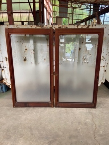 窓　ガラス窓　くもりガラス　2枚セット11,000円　建具　木枠　レトロ　サイズ(約)縦135.5cm×横幅74cm 現状品