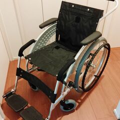 美品 トヨタ車椅子 軽量 折りたたみ Welcab 自走式