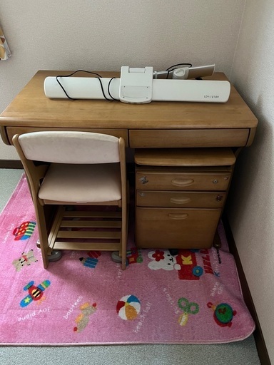 学習机セット(机、袖机、椅子、ライト、キティラグ)