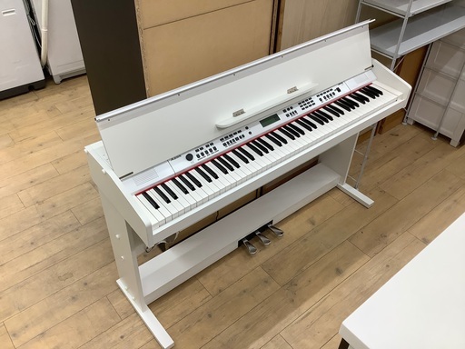 ホワイトカラーの電子ピアノのご紹介です！