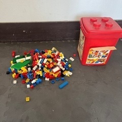 LEGOブロック赤バケツ