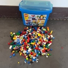 LEGOブロック青バケツ
