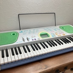 カシオ光ナビゲーション電子ピアノLK-102 中古品