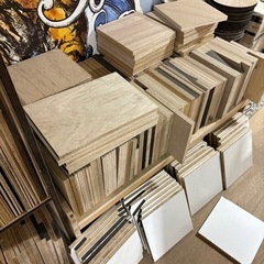 ベニヤ板　木材　端材　20cm角　四角 300枚　工作　DIY 板　薪
